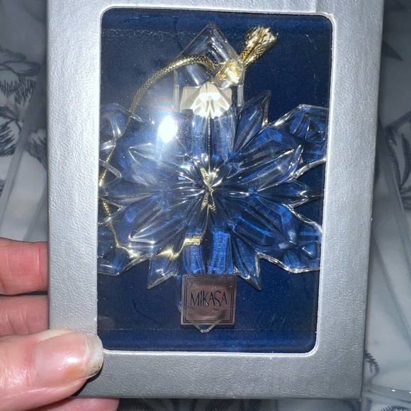 Mikasa Crystal Snowflake Ornament With Box - Picture 2 of 2